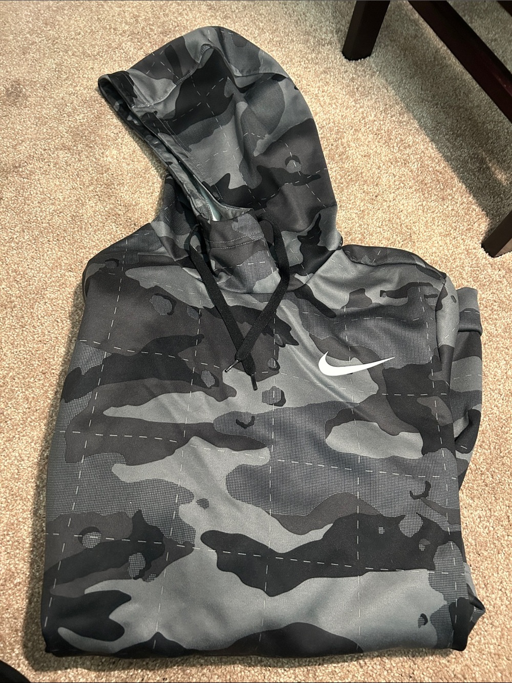 Nike Men’s Black & Gray Camo Hooded Performance Pullover